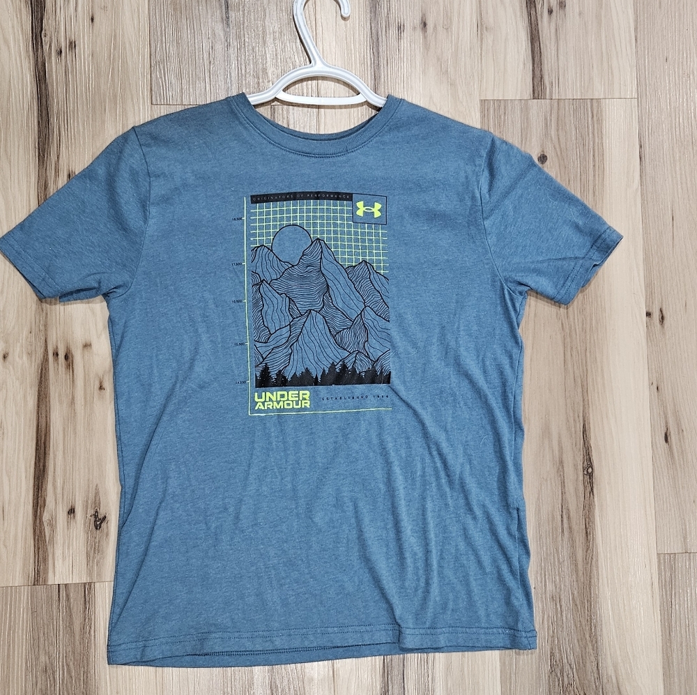 Under Armour Mountain Graphic Tee in Blue